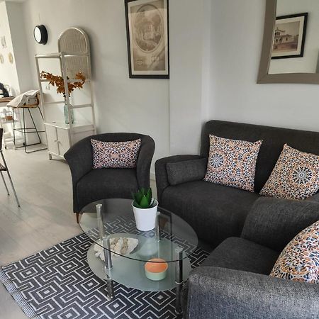 Agradable Duplex Terraza Virgen Del Rocio Appartement Sevilla Buitenkant foto