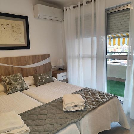 Agradable Duplex Terraza Virgen Del Rocio Appartement Sevilla Buitenkant foto
